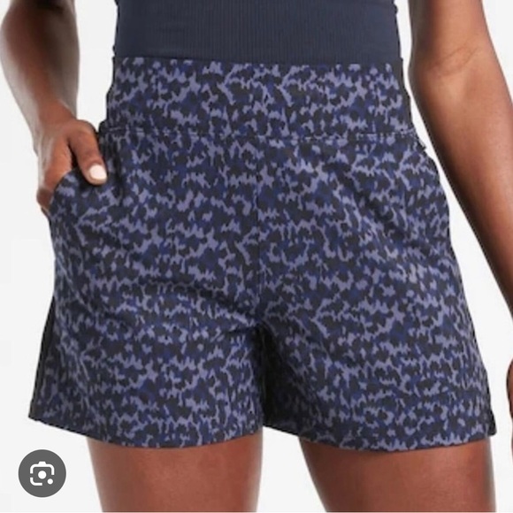 EUC Athleta Brooklyn Short - Picture 2 of 3